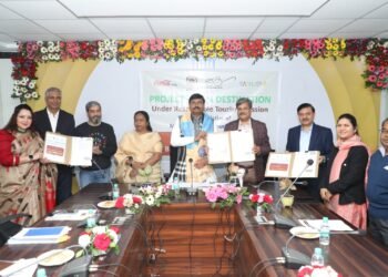 बांधवगढ़ राष्ट्रीय उद्यान को स्वच्छ पर्यटन स्थल के रूप में विकसित करने और आसपास के क्षेत्र में स्वच्छता बनाए रखने के उद्देश्य से मध्यप्रदेश टूरिज्म बोर्ड, स्वच्छ भारत मिशन और साहस संस्था के बीच एमओयू हस्ताक्षर किया गया।