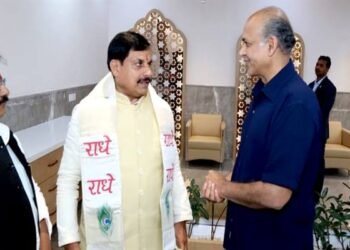 मुख्यमंत्री डॉ. यादव से मिले फिल्म निर्देशक गोवारीकर