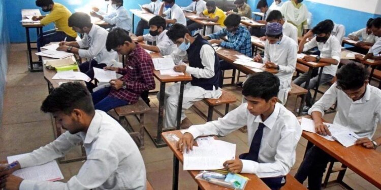 बोर्ड परीक्षा से पहले शिक्षकों का संकट, चुनाव ड्यूटी और सीसीएल से पढ़ाई प्रभावित