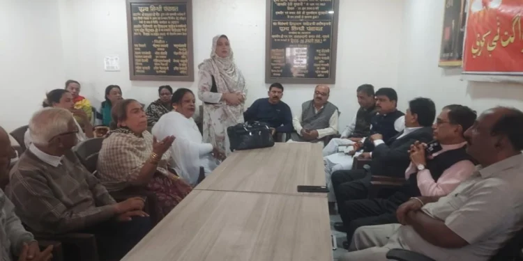 भोपाल में विवाद सुलझाने के लिए हुई बैठक में ही आपस में उलझ गए किन्नर