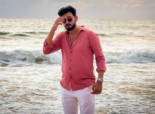 भोपाल में छात्र की संदिग्ध हालात में मौत:देर रात खाना खाने निकला था, दोस्तों को कार में बेसुध मिला