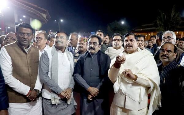 मुख्यमंत्री डॉ. यादव ने खजुराहो स्थित पश्चिमी मंदिर समूह परिसर में लाइट एंड साउंड-शो देखा