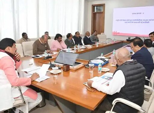 आईटीआई में शुरू कराएं डेयरी टेक्नालाजी पर प्रशिक्षण:सीएम बोले, दूध उत्पादकों को टाइम लिमिट में हो पेमेंट, सांची ब्रांड का विस्तार करें