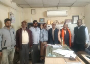 नौतनवा का समय और गोंदिया-बरौनी का मार्ग बदलने उठी मांग