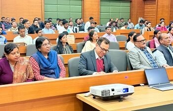 अधिकारियों को स्वच्छता, सादगी और सत्यता अपनाने का संकल्प दिलाया