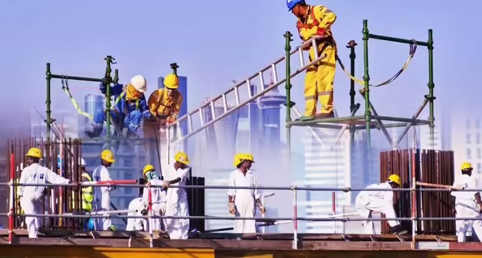 सऊदी अरब, UAE में AI का असर नहीं, 5 साल में 15 लाख कामगारों की जरूरत, भारतीयों की बल्ले-बल्ले