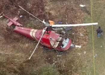 अमेरिका में दो हेलीकॉप्टरों ने एक-दूसरे को मारी टक्कर, हवा में भिडंत देख सहमे लोग, वीडियो