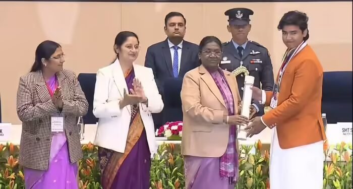 क्रिकेट के मैदान से राष्ट्रपति भवन तक, 14 साल के वैभव सूर्यवंशी को मिला राष्ट्रीय बाल पुरस्कार