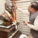 मुख्यमंत्री विष्णु देव साय ने भारत रत्न अटल बिहारी वाजपेयी की प्रतिमा पर माल्यार्पण कर दी श्रद्धांजलि