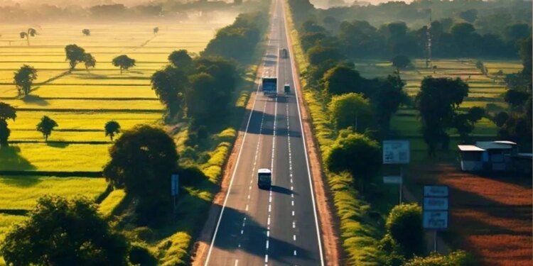 इंदौर रेंज मेंं सुपर कॉरिडोर पर बढ़ रहा अतिक्रमण, अवैध खेती में लगे कब्जेदार