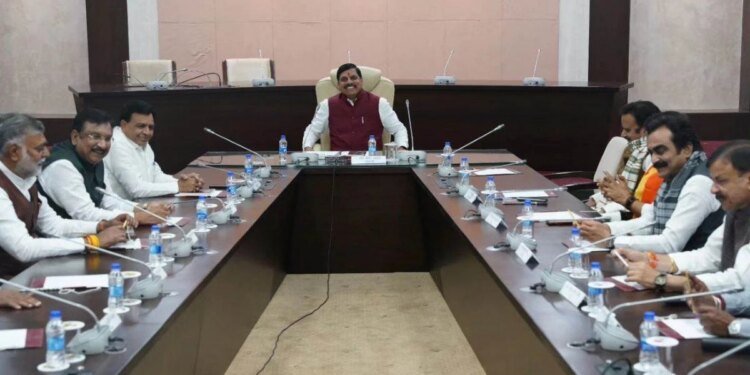 मध्य प्रदेश में सरकारी नौकरी के लिए हटाई जाएगी अधिकतम दो बच्चों की शर्त, कैबिनेट में आएगा प्रस्ताव