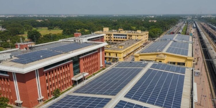 भोपाल मंडल बनेगा बिजली उत्पादन का केंद्र, 2.22 करोड़ की लागत से रेलवे स्टेशनों पर लगेंगे रूफटॉप सोलर प्लांट