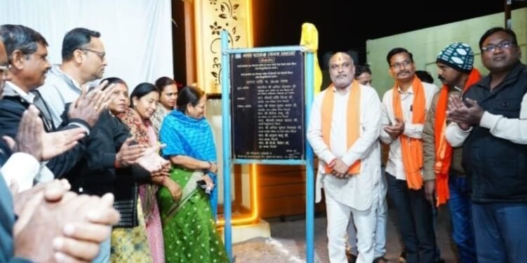 रिसाली में विधायक ललित चंद्राकर ने विद्युतीकरण का लोकार्पण किया