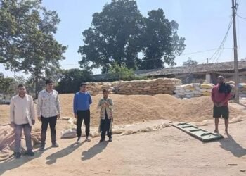 अवैध धान तस्करी पर बड़ी कार्रवाई, 14711 कट्टा धान और 3 वाहन जब्त