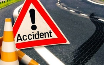 चलती बस से गिरी महिला यात्री, हालत नाजुक