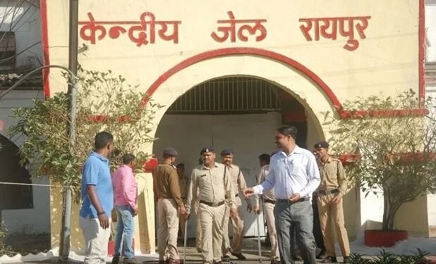 रायपुर सेंट्रल जेल में विचाराधीन कैदी ने की आत्महत्या, परिजनों ने लगाए गंभीर आरोप