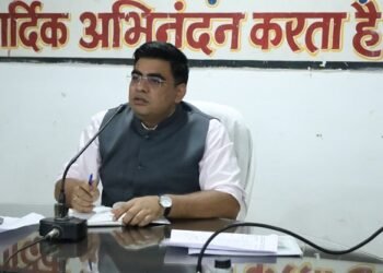 योजनाओं का लाभ अंतिम पंक्ति तक पहुँचाने के निर्देश