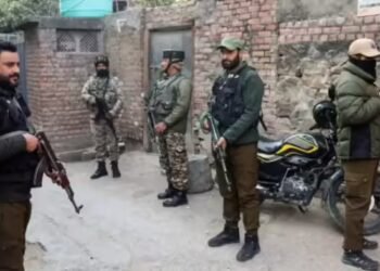 जम्मू-कश्मीर में आतंकवाद के खिलाफ पुलिस की बड़ी कार्रवाई, पाकिस्तानी आतंकी हैंडलर की संपत्ति जब्त, जानिए कितनी है कीमत