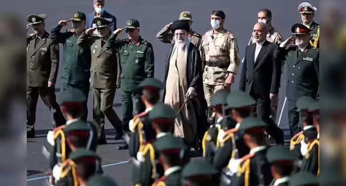 अली खामेनेई सिर्फ नाम के सुप्रीम लीडर? ईरान में प्रदर्शन कुचलकर सेना IRGC ने सत्ता पर कसा शिकंजा