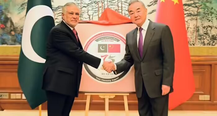 वेनेजुएला संकट पर फंस गया पाकिस्तान? चीन के साथ की बैठक, अमेरिका की आलोचना कर ट्रंप से पंगा लेंगे मुनीर?