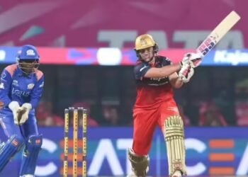 दो छक्के और दो चौके, आखिरी चार गेंद पर नादिया डी क्लार्क ने मुंबई इंडियंस के जबड़े से यूं छीनी जीत