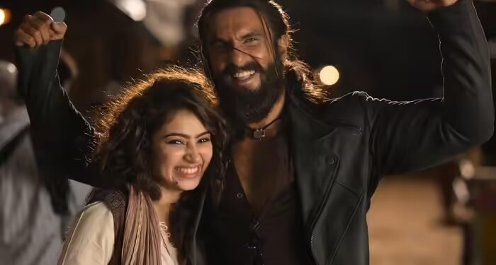 ‘जियो और जीने दो’ सारा अर्जुन की दो टूक, ‘धुरंधर’ में 20 साल बड़े रणवीर सिंह से रोमांस पर दिया जवाब