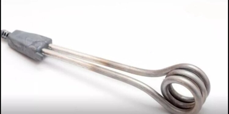 पानी कितना गर्म हुआ यह चेक करने के लिए हीटर रॉड लगी बाल्टी में डाल दिया हाथ, भोपाल में सातवीं के छात्र की मौत