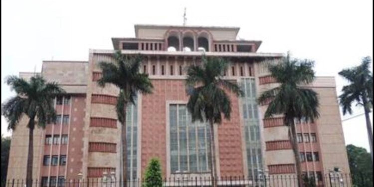 वल्लभ भवन में ‘सर्जिकल स्ट्राइक’ : मुख्यमंत्री की गैर-मौजूदगी में मंत्रालय खाली, गृह और वन विभाग में नहीं मिला एक भी कर्मचारी!