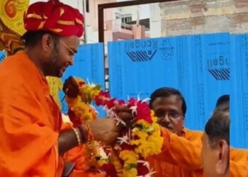 महामंडलेश्वर उत्तम स्वामी पर रेप का आरोप लगाने वाली युवती के ई-मेल के बाद हड़कंप, दिल्ली पुलिस ने शिकायत मिलने से किया इनकार