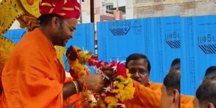 महामंडलेश्वर उत्तम स्वामी पर रेप का आरोप लगाने वाली युवती के ई-मेल के बाद हड़कंप, दिल्ली पुलिस ने शिकायत मिलने से किया इनकार