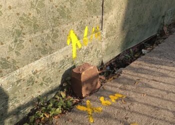 खानूगांव में बड़ा तालाब का सीमांकन, रसूखदारों के बंगलों और मैरिज गार्डन पर चले पीले निशान