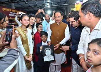 प्रोजेक्ट धड़कन, जिंदगी मुस्कुराएगी, दिव्य धुन बैंड और कलाकेंद्र के बच्चों संग मुख्यमंत्री ने बांटी खुशियां