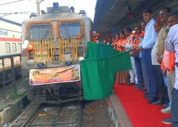 850 श्रद्धालुओं का जत्था अयोध्या धाम एवं काशी विश्वनाथ दर्शन के लिए रवाना