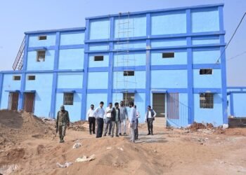 कलेक्टर ने जल जीवन मिशन अंतर्गत समूह जल परियोजना के कार्यों का किया निरीक्षण