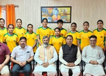 अखिल भारतीय कबड्डी प्रतियोगिता के लिए ABVV की महिला टीम धर्मशाला रवाना