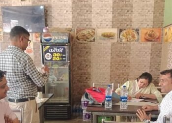 खाद्य प्रतिष्ठानों का किया जा रहा औचक निरीक्षण