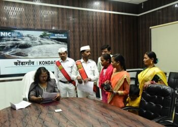 कलेक्टर ने जनदर्शन में सुनी आमजनों की समस्याएं