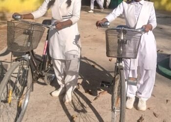 सरस्वती निःशुल्क सायकल योजना से छात्राओं को मिली नई उड़ान