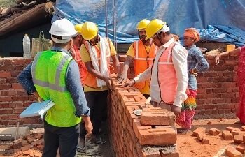 राजमिस्त्री प्रशिक्षण से बदली ग्रामीण युवाओं की तक़दीर, दोगुनी हुई आय