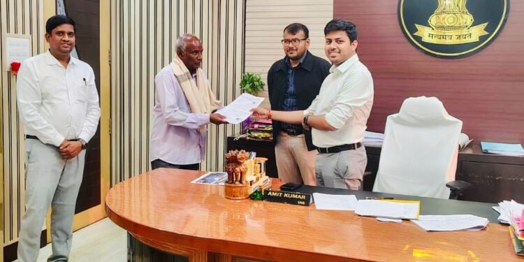 संवेदनशील प्रशासन की मिसाल, सेवानिवृत्ति के दिन ही मिला पीपीओ