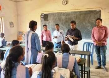 बोर्ड परीक्षा की तैयारी के लिए कलेक्टर कन्नौजे ने बिलाईगढ़ ब्लॉक के स्कूलों का किया निरीक्षण