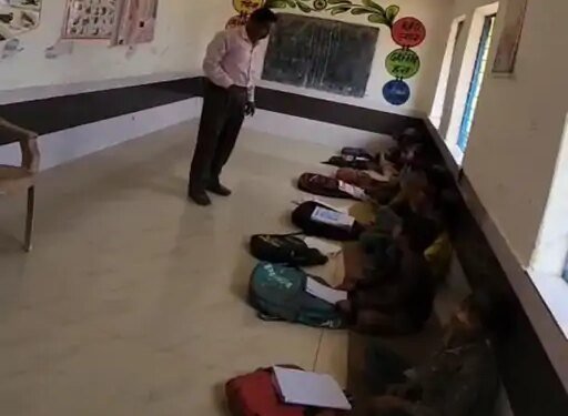 नशे की हालत में स्कूल पहुंचे हेडमास्टर सस्पेंड