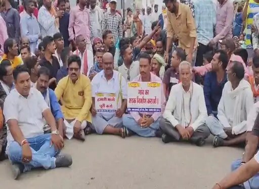 जांजगीर-चांपा विधायक समेत 12 गिरफ्तार:7 महीने पहले सड़क-निर्माण की मांग लेकर किया था चक्काजाम