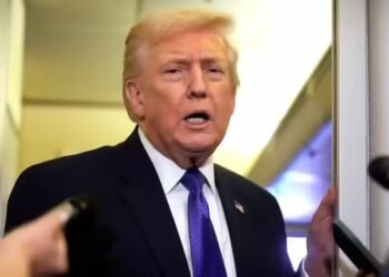 भारत पर अमेरिकी टैरिफ हटा लेकिन खतरा बाकी, डोनाल्ड ट्रंप ने रूसी तेल पर दी बड़ी वॉर्निंग