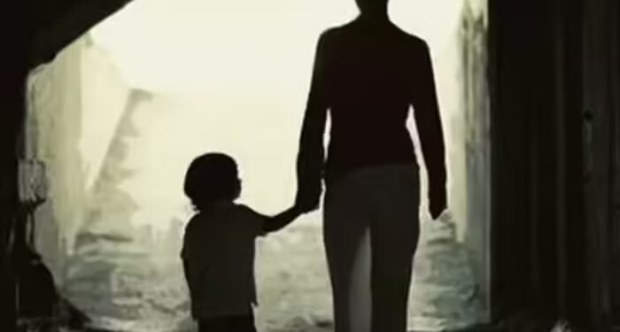 पिता की जाति बच्चे पर जबरन नहीं थोप सकते, सिंगल मदर केस में बॉम्बे हाई कोर्ट का बड़ा फैसला