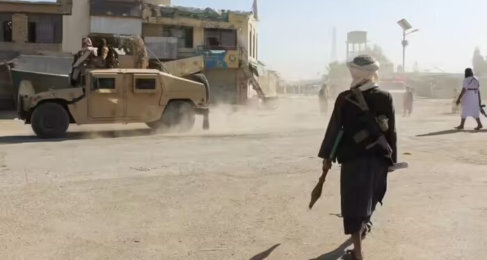 पाकिस्तान और अफगानिस्तान की सेना में फिर गोलीबारी, बॉर्डर पर जोरदार झड़प, तनाव बढ़ा