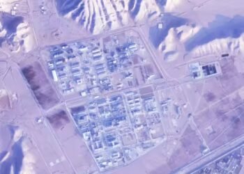 ईरान ने इस्फहान न्यूक्लियर साइट को सील करना शुरू किया, सैटेलाइट तस्वीरों से खुलासा, अमेरिकी हमले का डर बढ़ा?