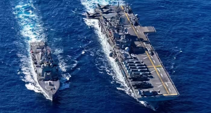 अमेरिका ने ईरान पर बढ़ाया सैन्य घेरा, जंगी जहाजों के साथ लड़ाकू विमानों का जमावड़ा, वेनेजुएला जैसे हमले की तैयारी?