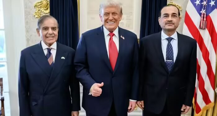 बलूचिस्तान के अरबों के मिनरल्स और पाक‍िस्‍तानी आर्मी को धूल चटाते विद्रोही, फेल होगा ट्रंप का मुनीर पर दांव?