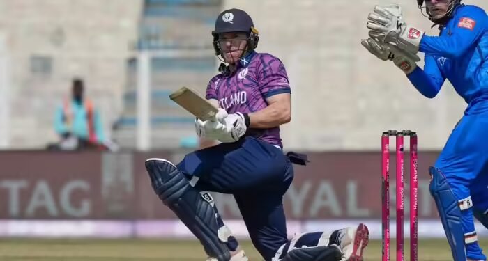 4, 4, 6, 6 स्कॉटलैंड के बल्लेबाज मार-मार के उतार दिया इटली का भूत, 440 की स्ट्राइक रेट से बनाए रन